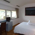 De 호텔 3*