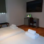 De 호텔 3*