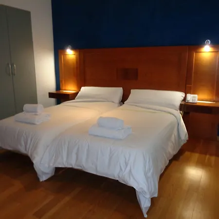 De 3*
